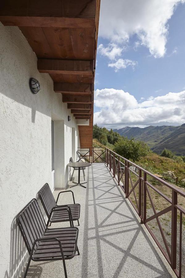 White House Gudauri Hotel Bagian luar foto