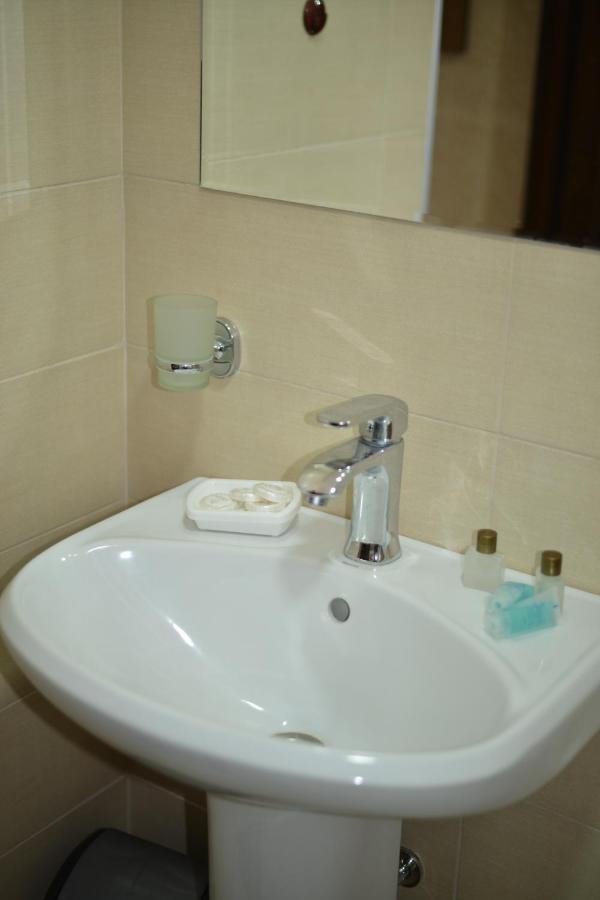 White House Gudauri Hotel Bagian luar foto